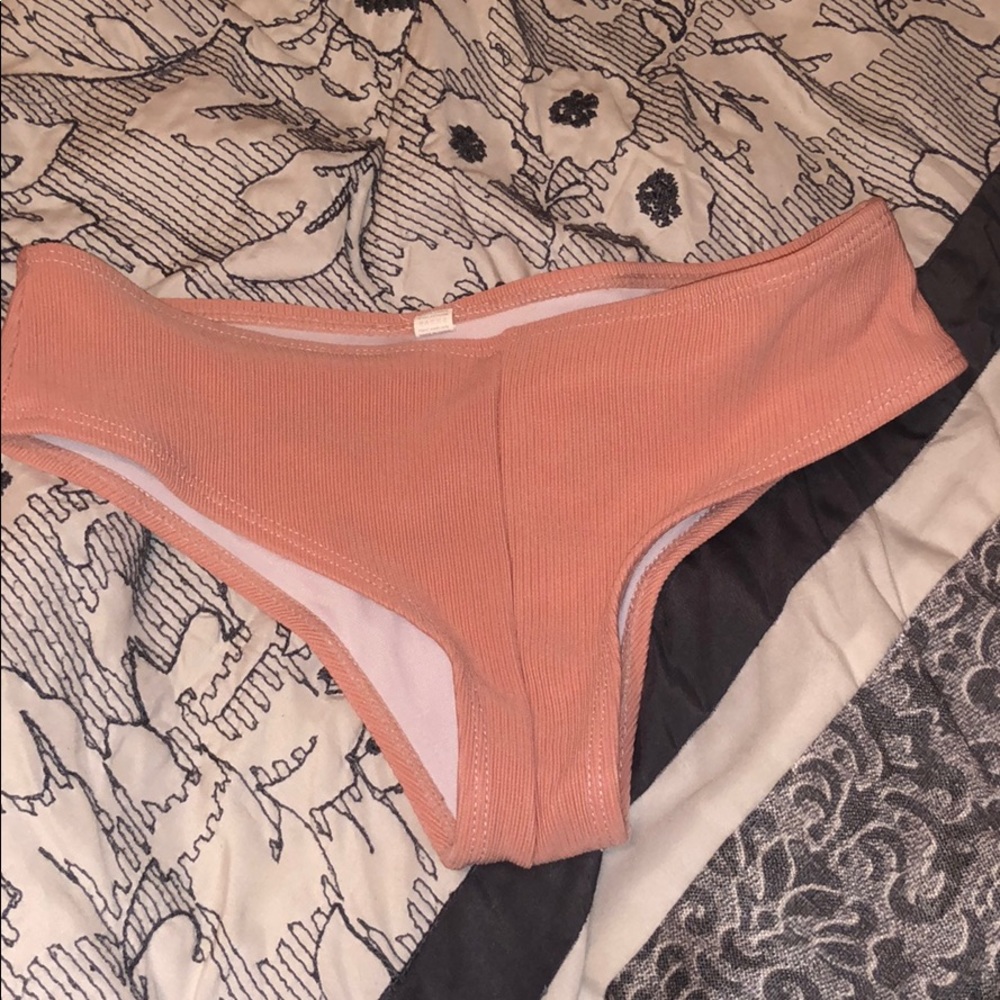 pink bathing suit bottoms / perfect condition